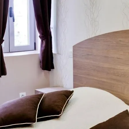 La Maison Des Officiers Casa de hóspedes 3*